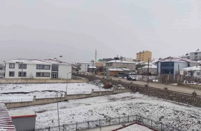 Bayburt’un köylerinde kar ve sis etkili oldu