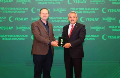 Rize Valisi Baydaş’a Yeşilay’dan ‘Bağımsızlık Neferleri Üstün Hizmet Madalyası’